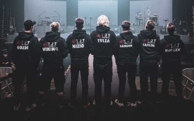 Chłodne dni coraz bliżej – przygotuj swoją firmę na jesień i zimę z ciepłymi bluzami z logo
